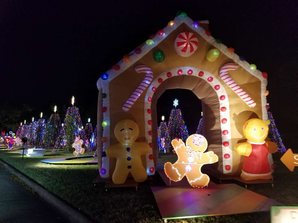Northwest Houston neighborhood turns holidaylight gridlock into good deed