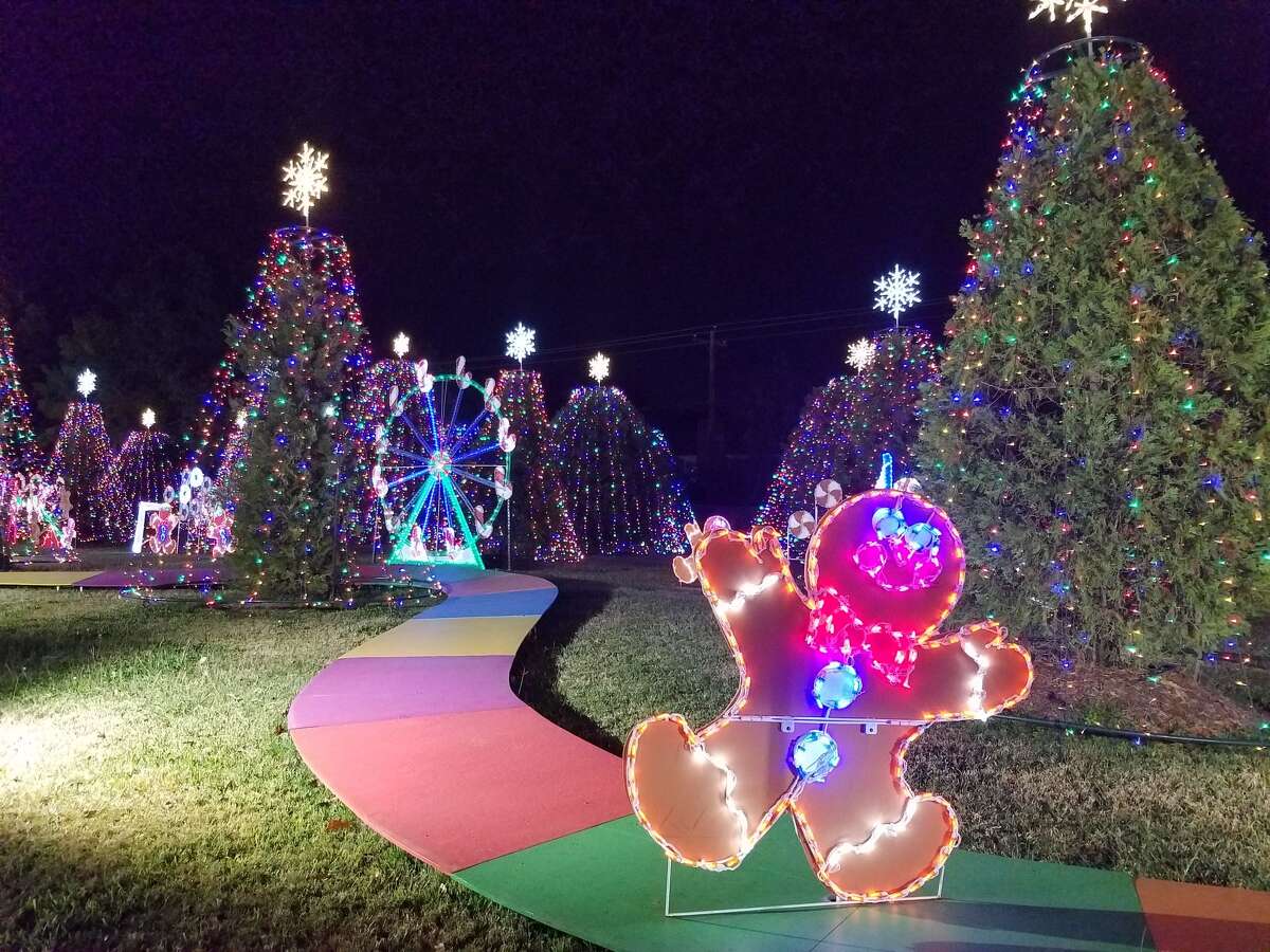 Northwest Houston neighborhood turns holidaylight gridlock into good deed