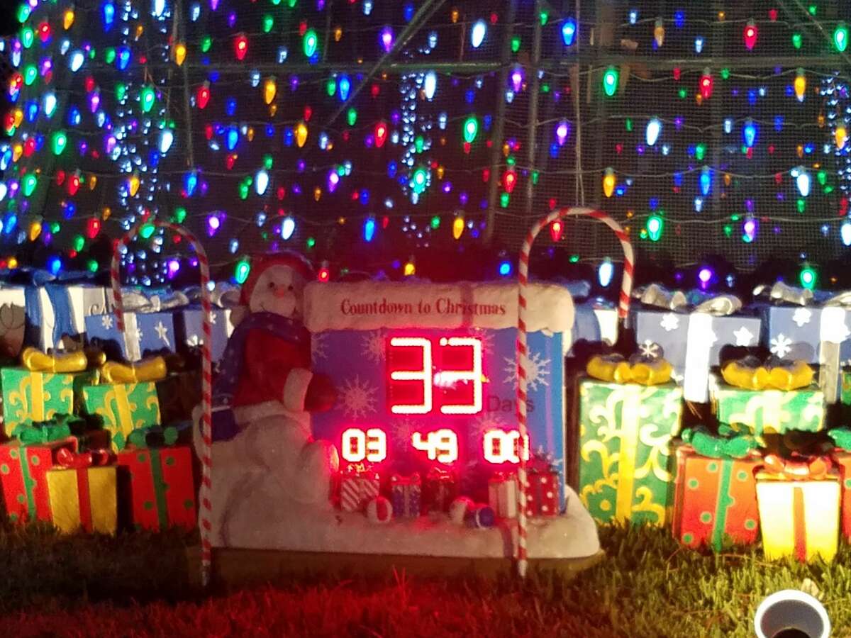 Northwest Houston neighborhood turns holidaylight gridlock into good deed