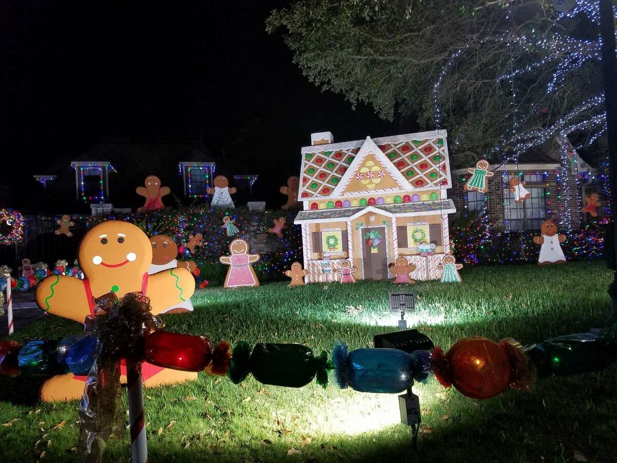 Northwest Houston neighborhood turns holidaylight gridlock into good deed