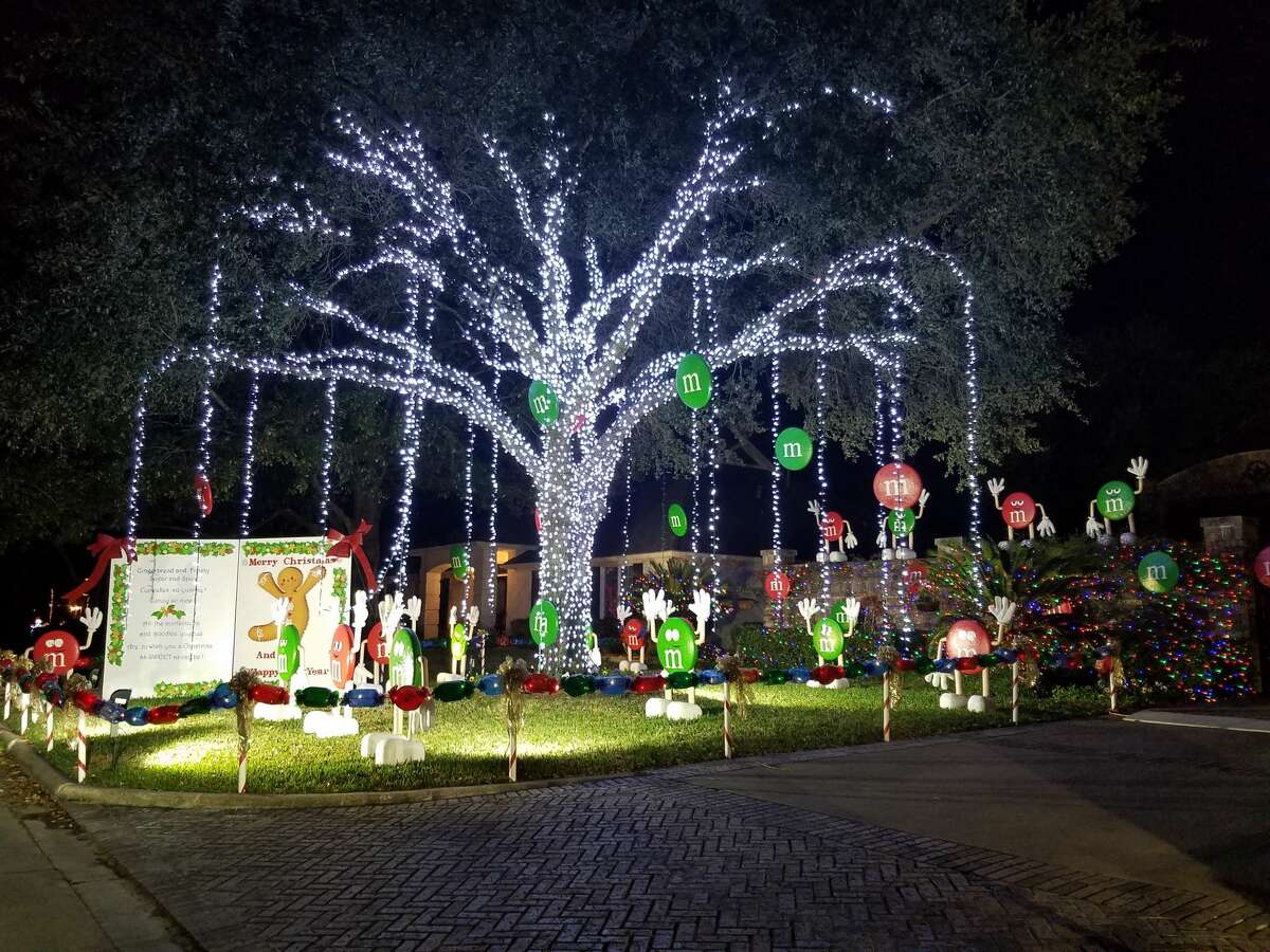 Northwest Houston neighborhood turns holidaylight gridlock into good deed