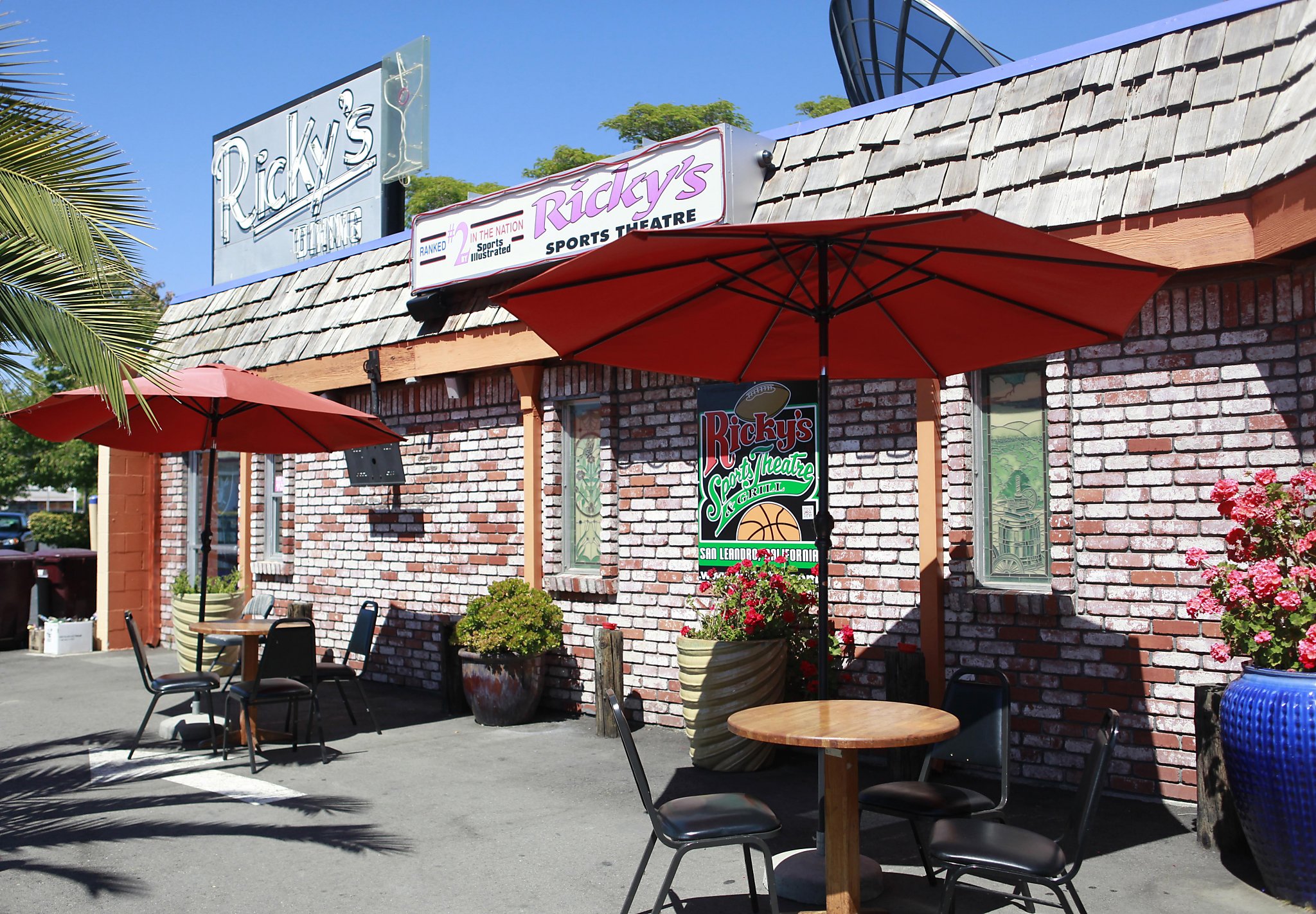 Club Ricky's Watch the games at Ricky’s