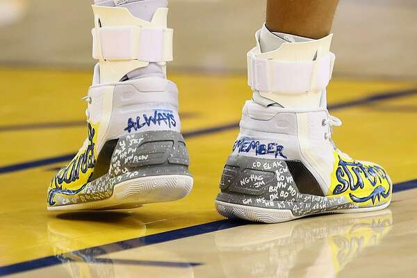 stephen curry shoes that he wears in games