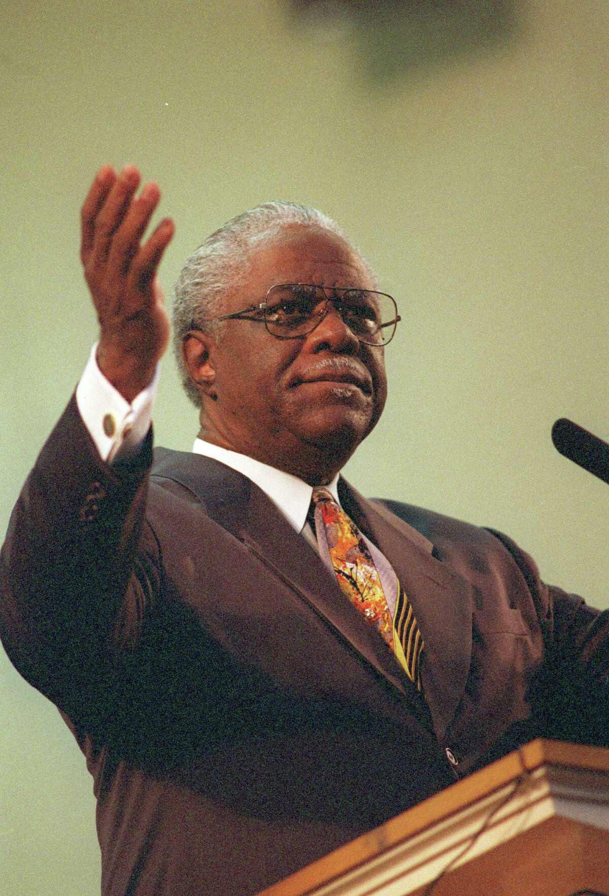 Longtime Baptist minister Charles L. Jackson drew praise for having "an independent mind."