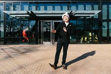 Pixar Animator Youtube Star Nick Pitera Gets In Holiday Spirit Sfchronicle Com