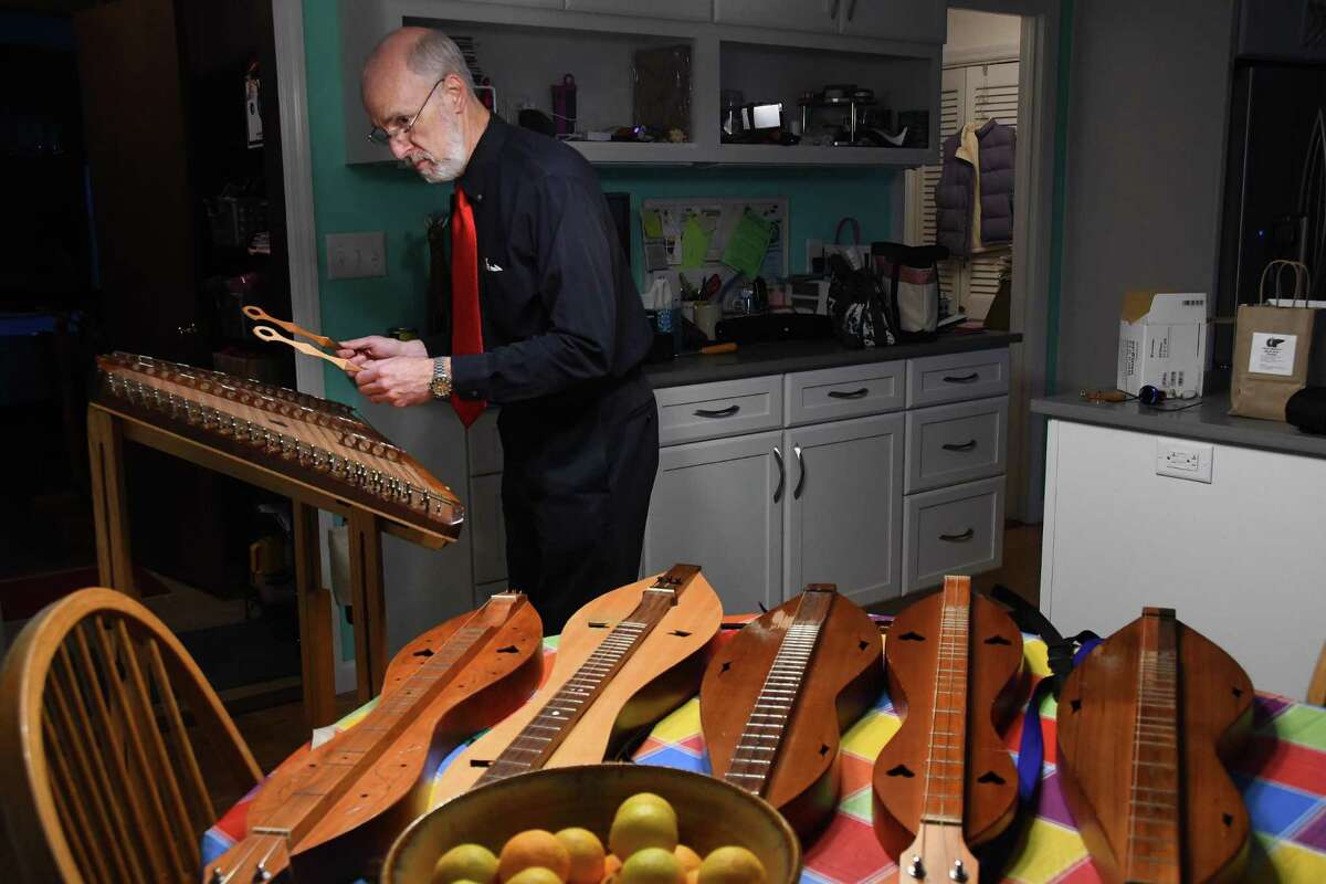 Greenwich musician wants to put dulcimers on the map