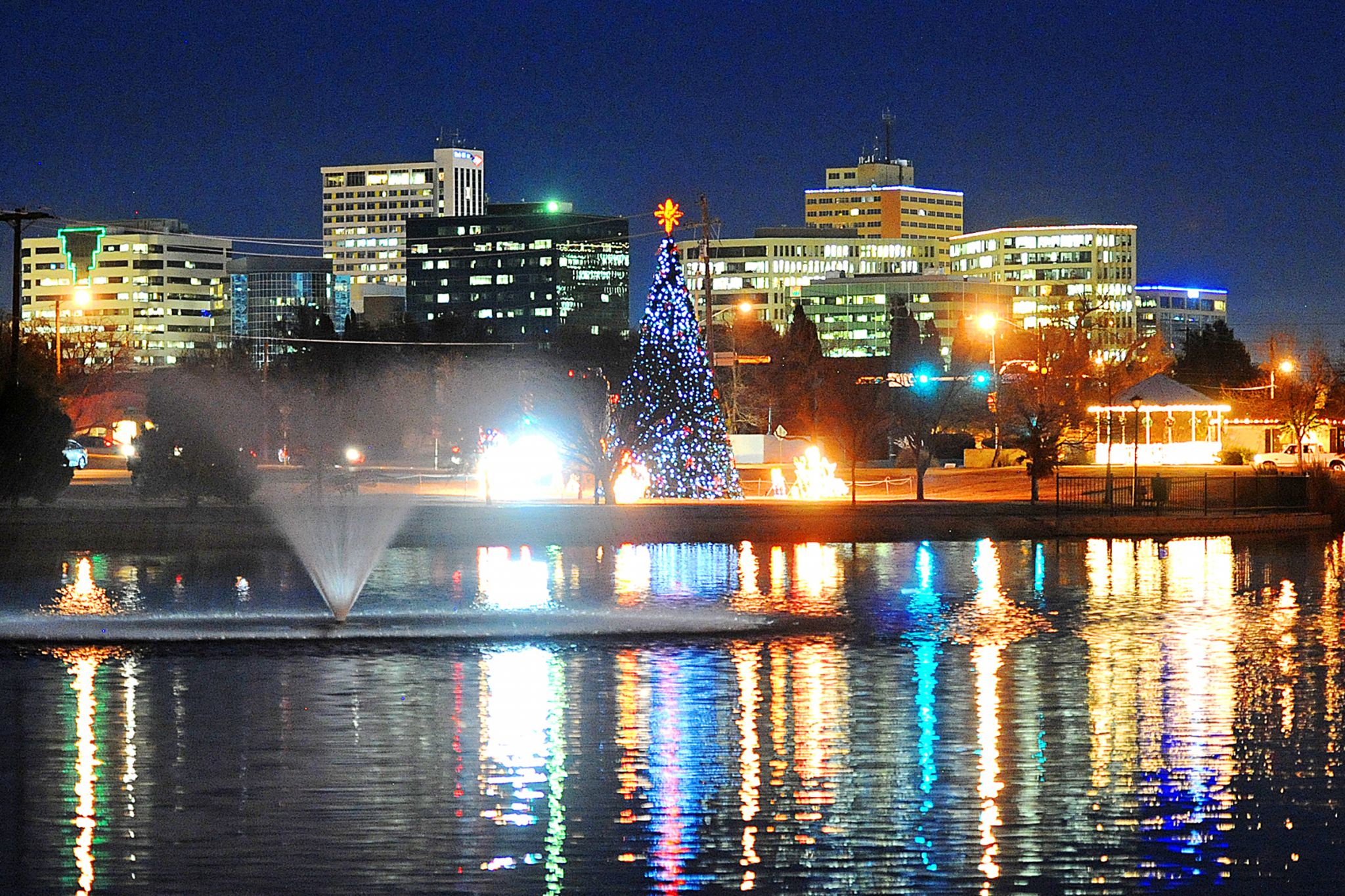City to light Christmas tree Saturday