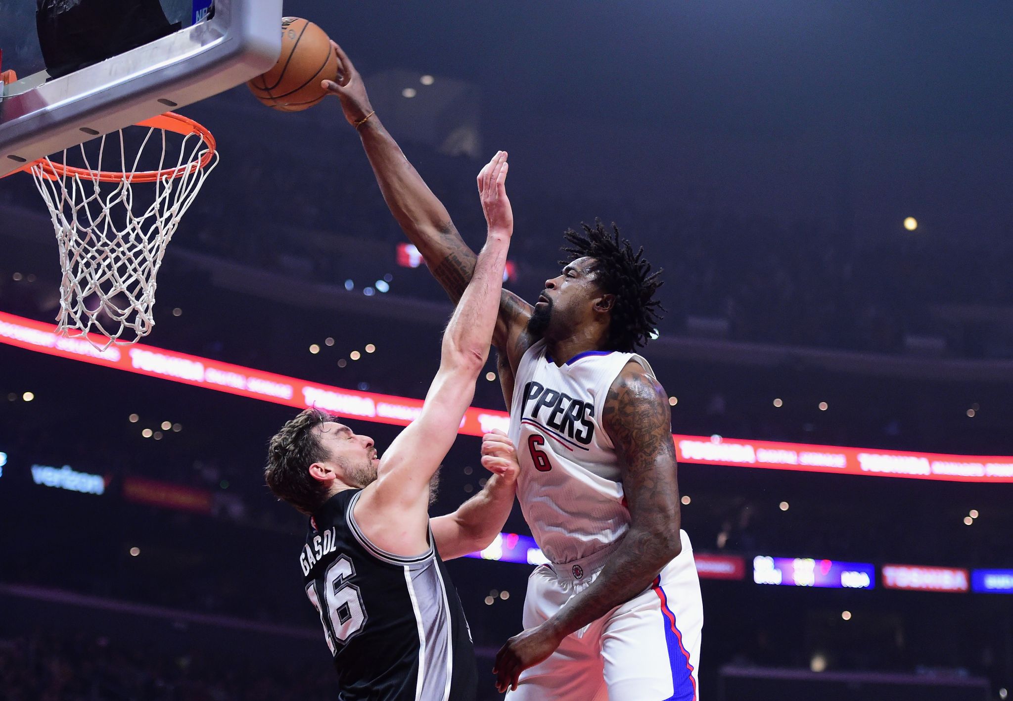 Spurs Can T Take Advantage Of Wounded Clippers