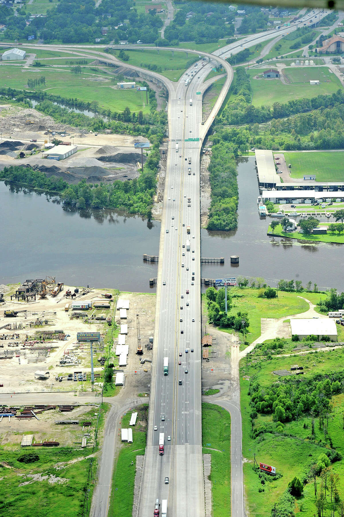 Obelisks on Purple Heart Bridge to honor military