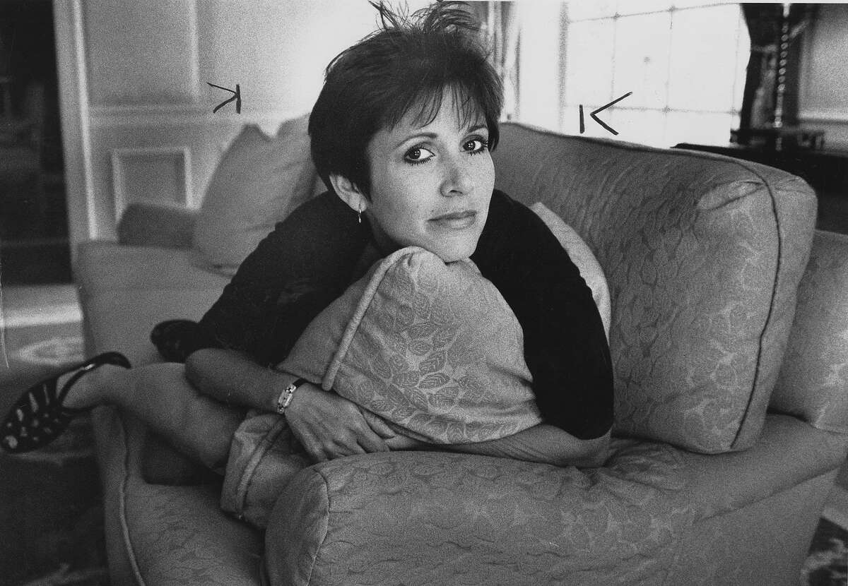 Carrie Fisher at the Four Seasons Hotel in Beverly Hills, for a Ruthe Stein story 09/25/1990