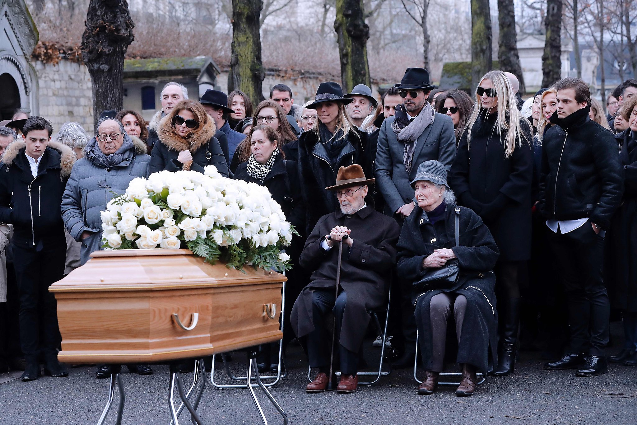 Поминки сына. На похоронах сына Роми Шнайдер. Роми Шнайдер могила. Роми Шнайдер похоронила сына. Роми Шнайдер похороны.