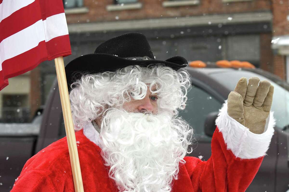 Glens Falls march honors military members away for holidays