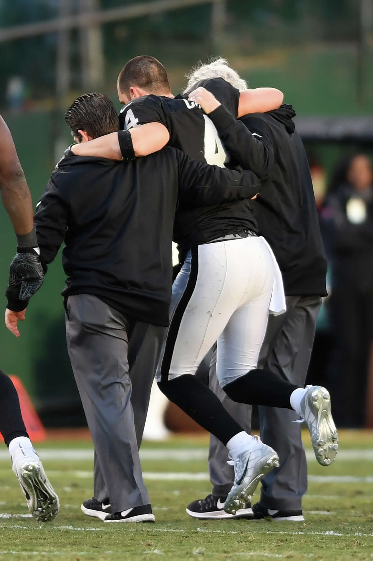 Quarterback Derek Carr Breaks Leg In Raiders Win Over Colts