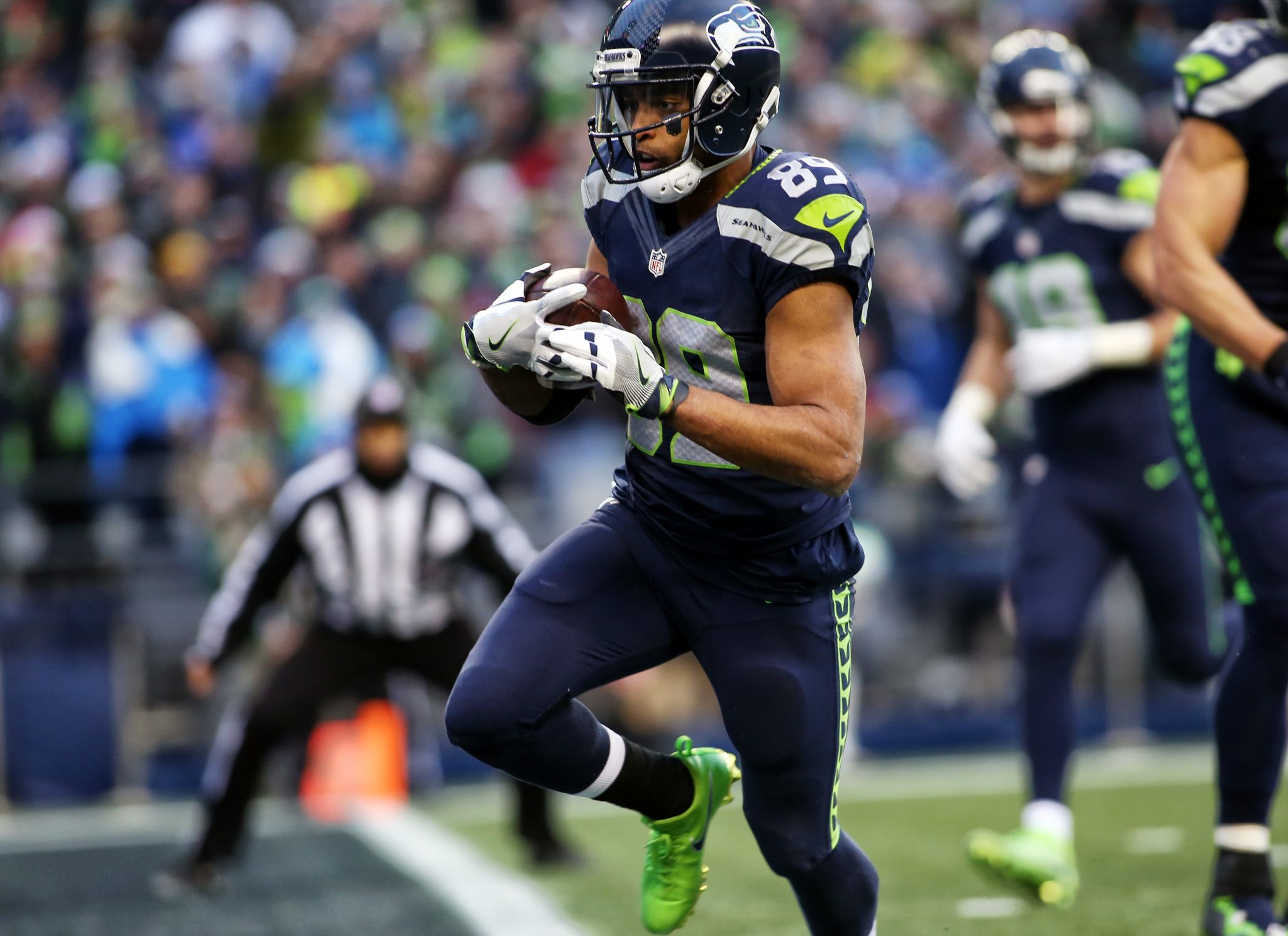 Seahawks' Tyler Lockett is lost for the season with leg injury