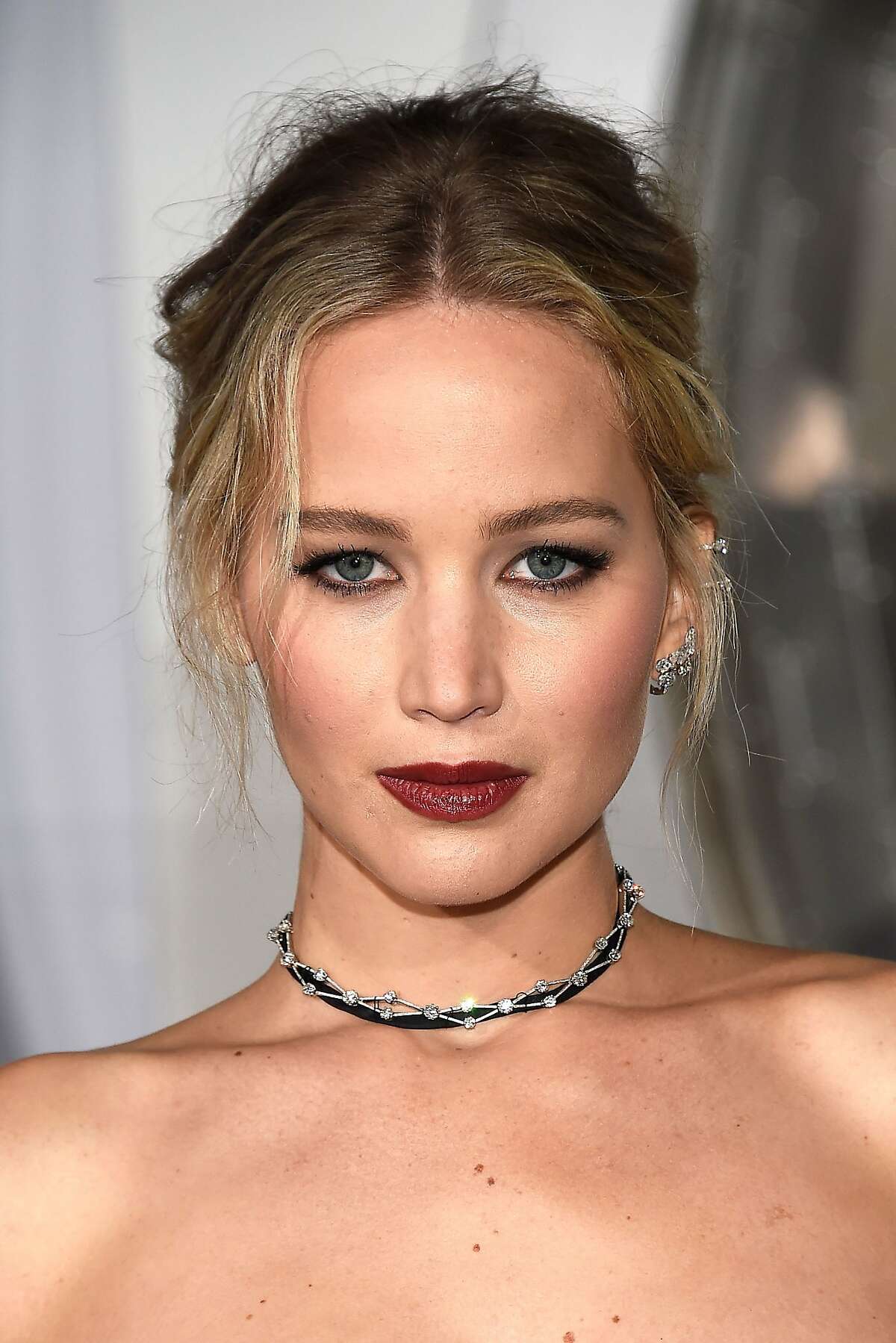 Jennifer Lawrence throws up during Broadway show