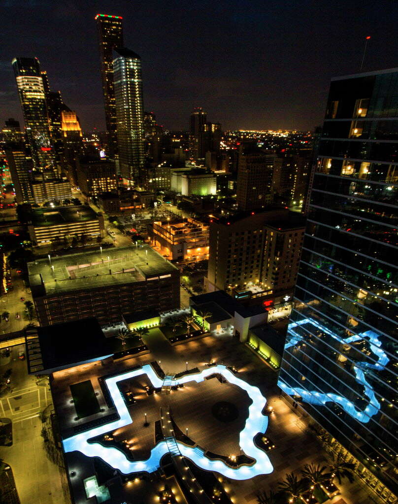 Texas Coolest Hotel Pools Will Make The Burning Sun Your Friend Marriott Marquis Houstonfeatures No Need To Leave Town For The Ultimate Texas Water Experience