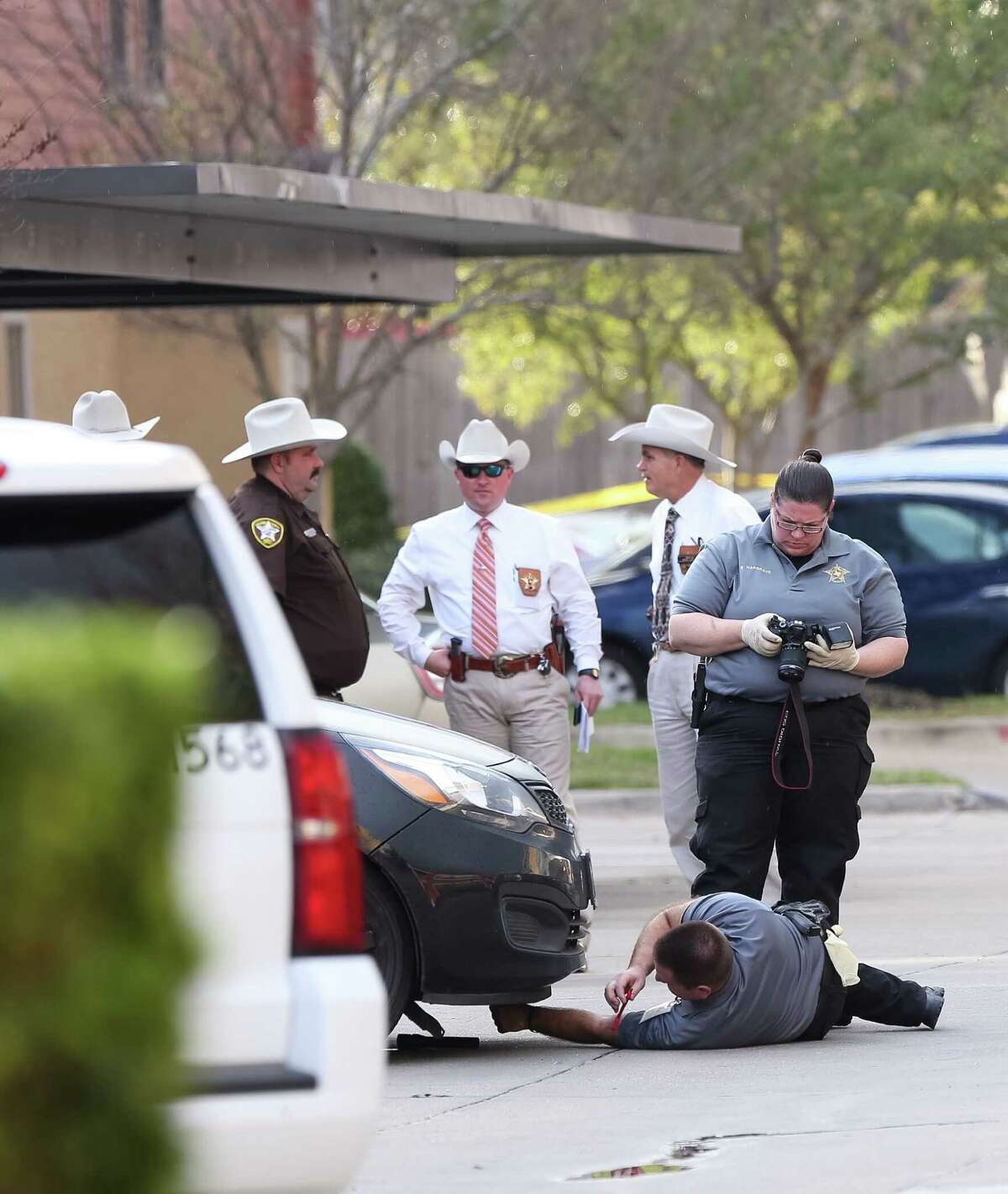 Brazoria deputies kill woman who pointed gun during a standoff