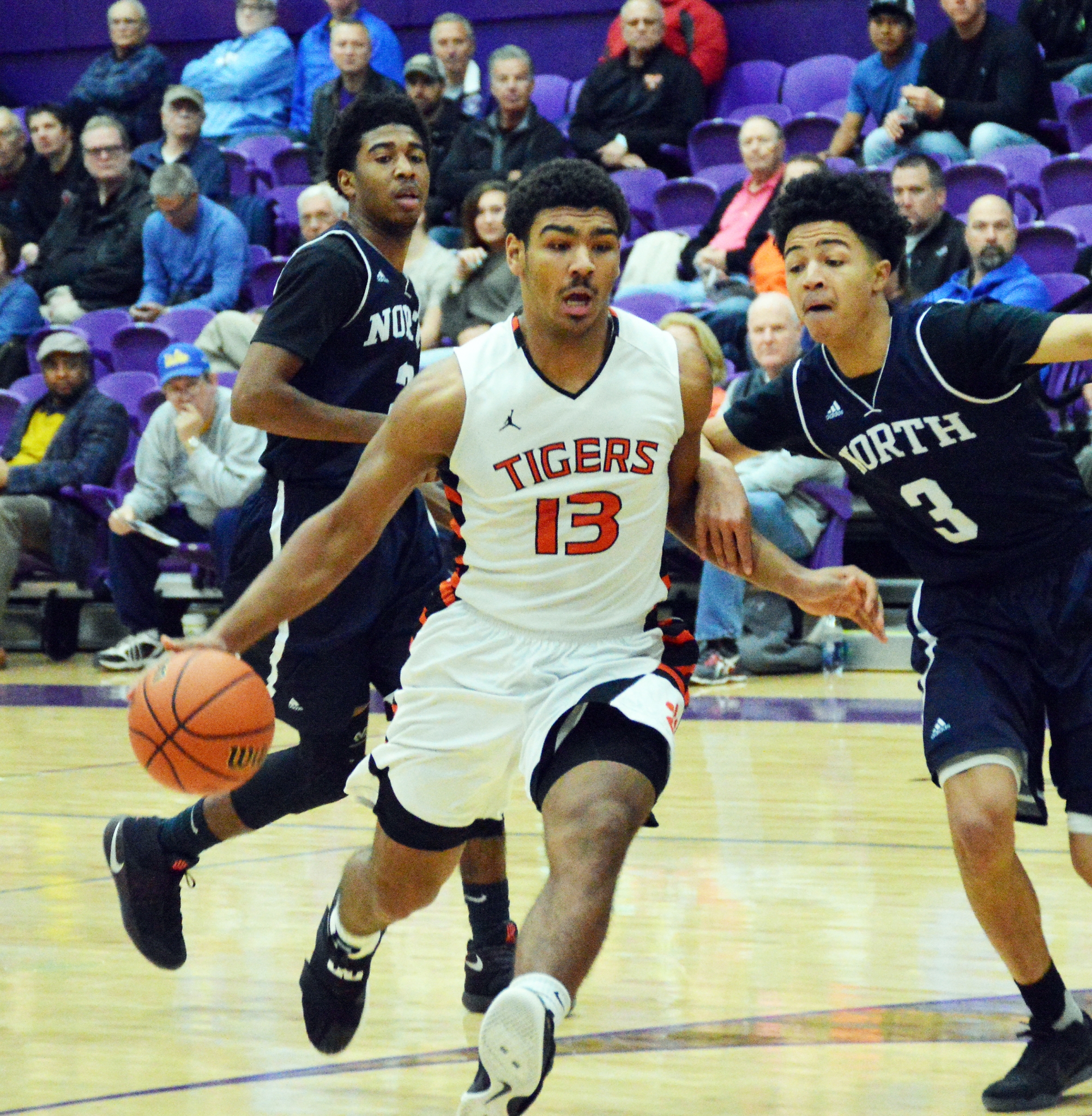Boys Basketball Interest Still Growing For Edwardsville S Smith