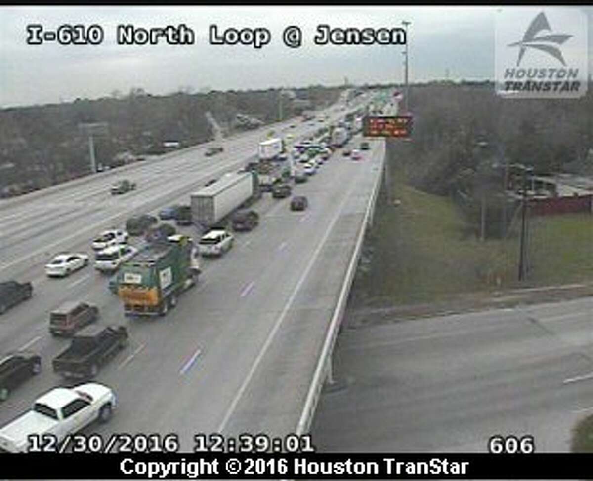 Crash blocks North Loop in north Houston