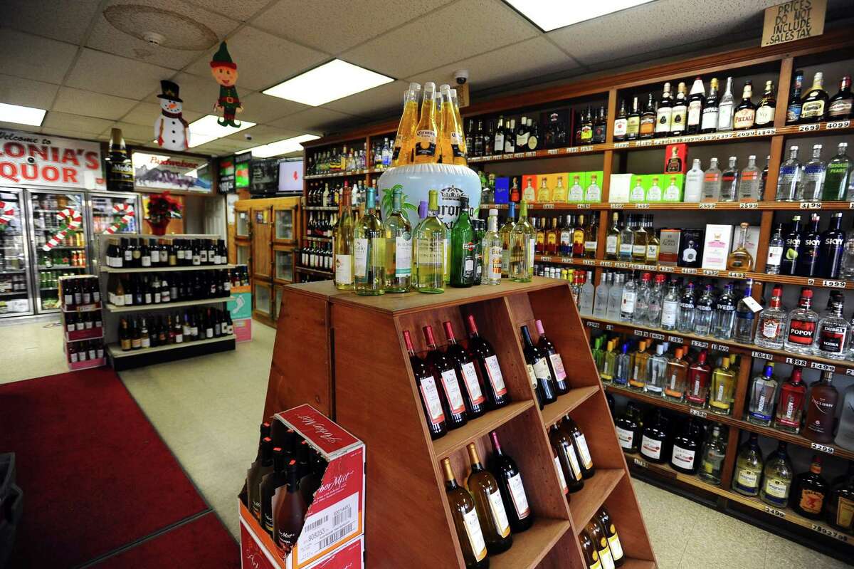 Stamford businesses toast rise of Italian drink in New Year's sales