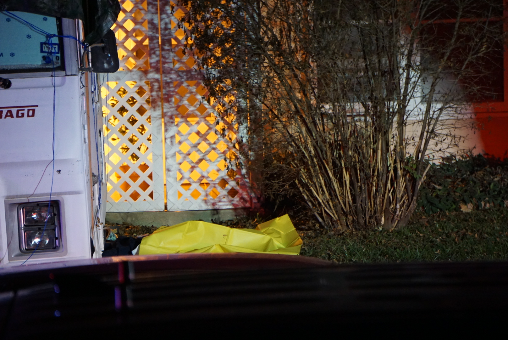 Man dies after Southeast Side shootout