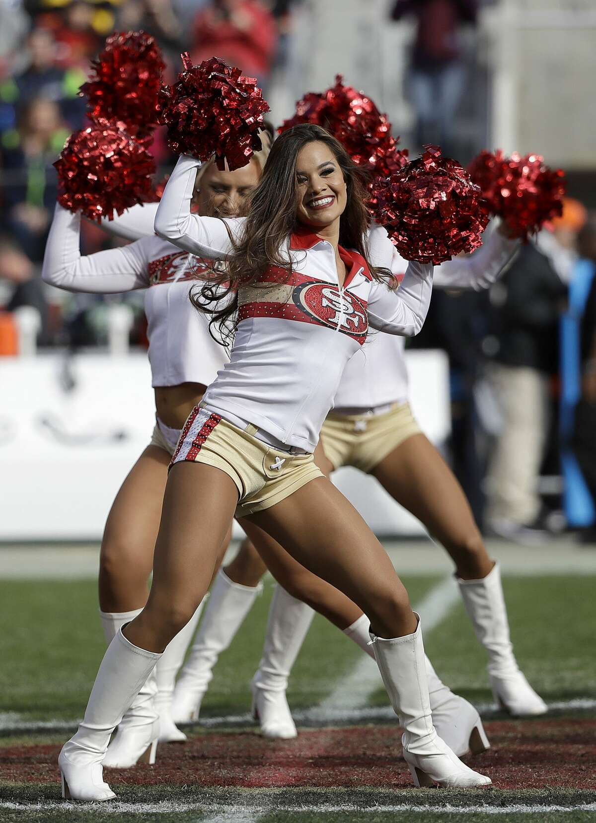 NFL Cheerleaders: Week 17