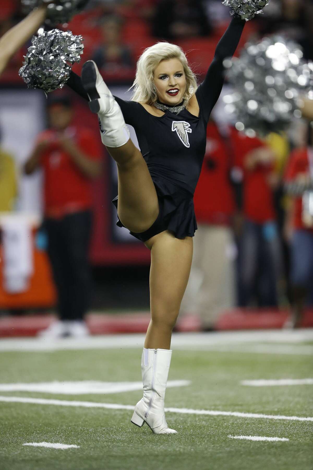 NFL Cheerleaders: Week 17