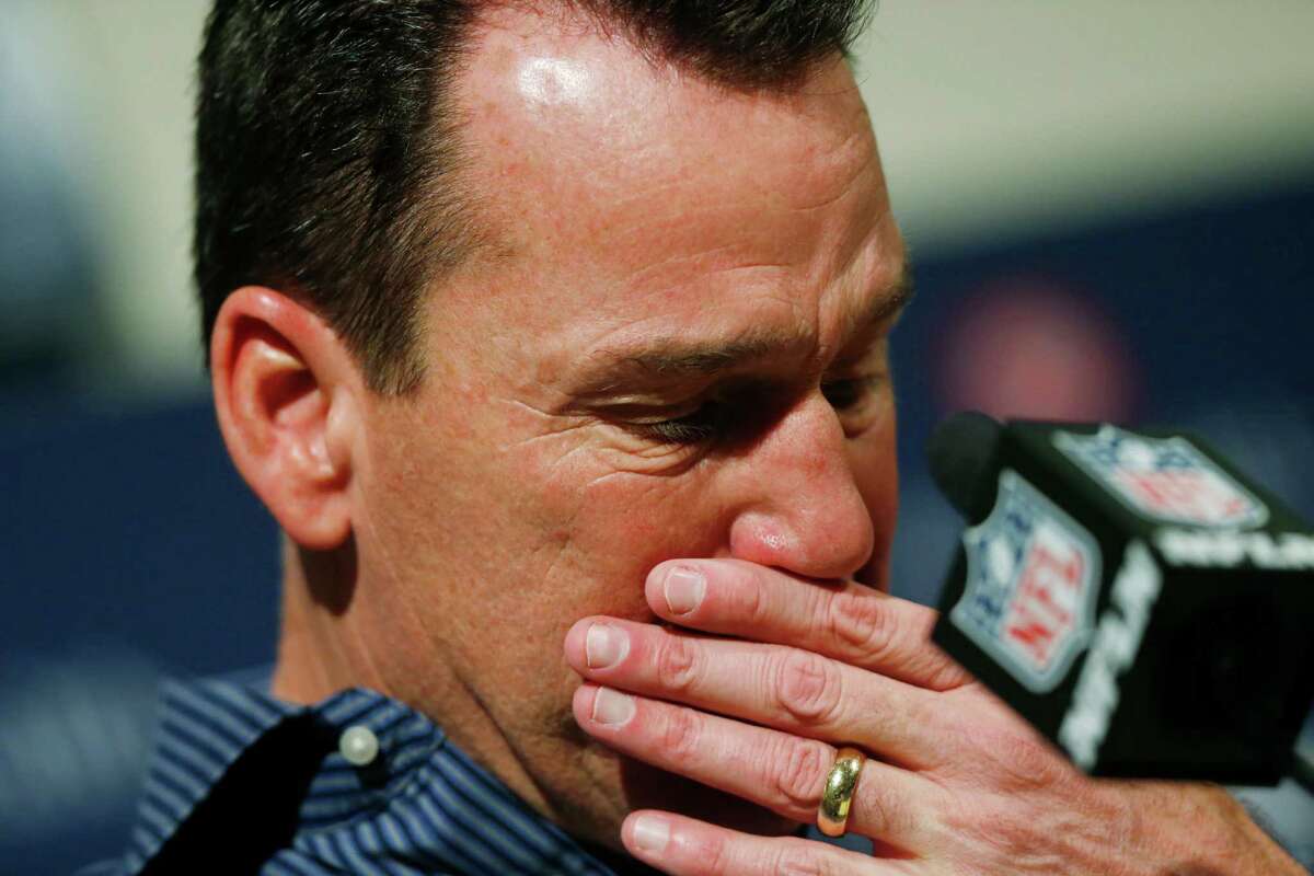 Gary Kubiak had to pause several times while formally announcing his retirement Monday.