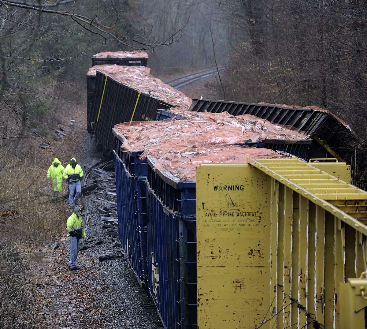 Freight train derails in Brookfield