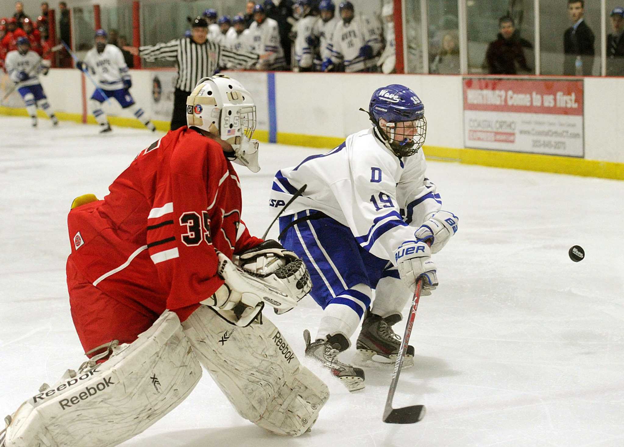 Darien hockey team edges Greenwich on Dickson’s late goal