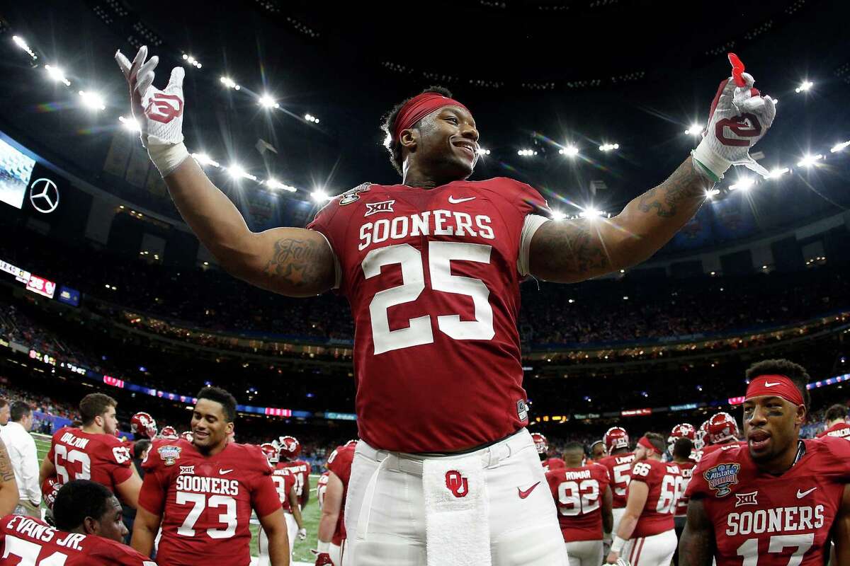 NEW ORLEANS, LA - JANUARY 02: Joe Mixon #25 of the Oklahoma Sooners reacts after a touchdown against the Auburn Tigers during the Allstate Sugar Bowl at the Mercedes-Benz Superdome on January 2, 2017 in New Orleans, Louisiana. (Photo by Jonathan Bachman/Getty Images) ***BESTPIX***