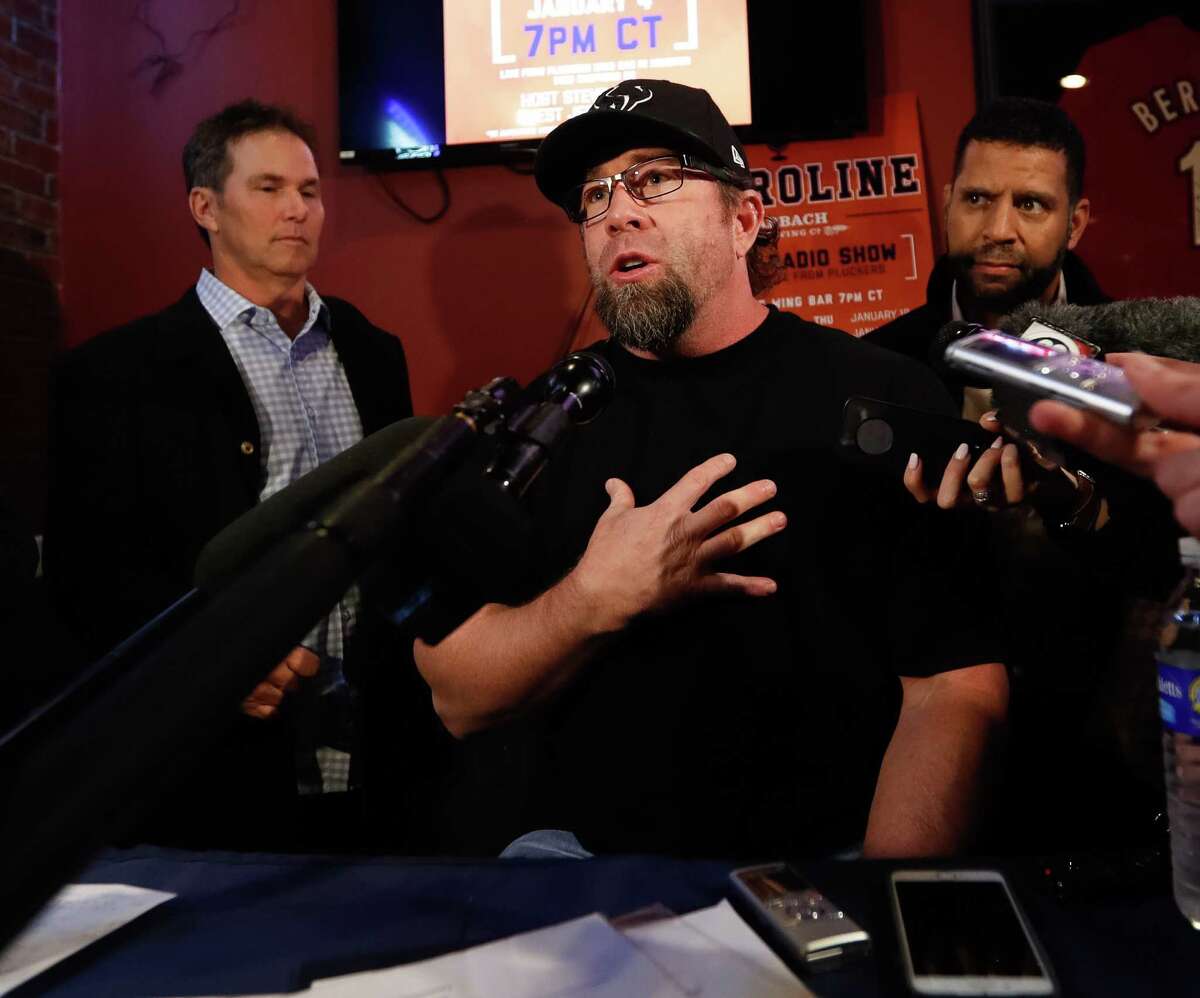 Former Houston Astros first baseman Jeff Bagwell interviewed during Astroline at Pluckers Wing Bar, Wednesday, January 4, 2017.
