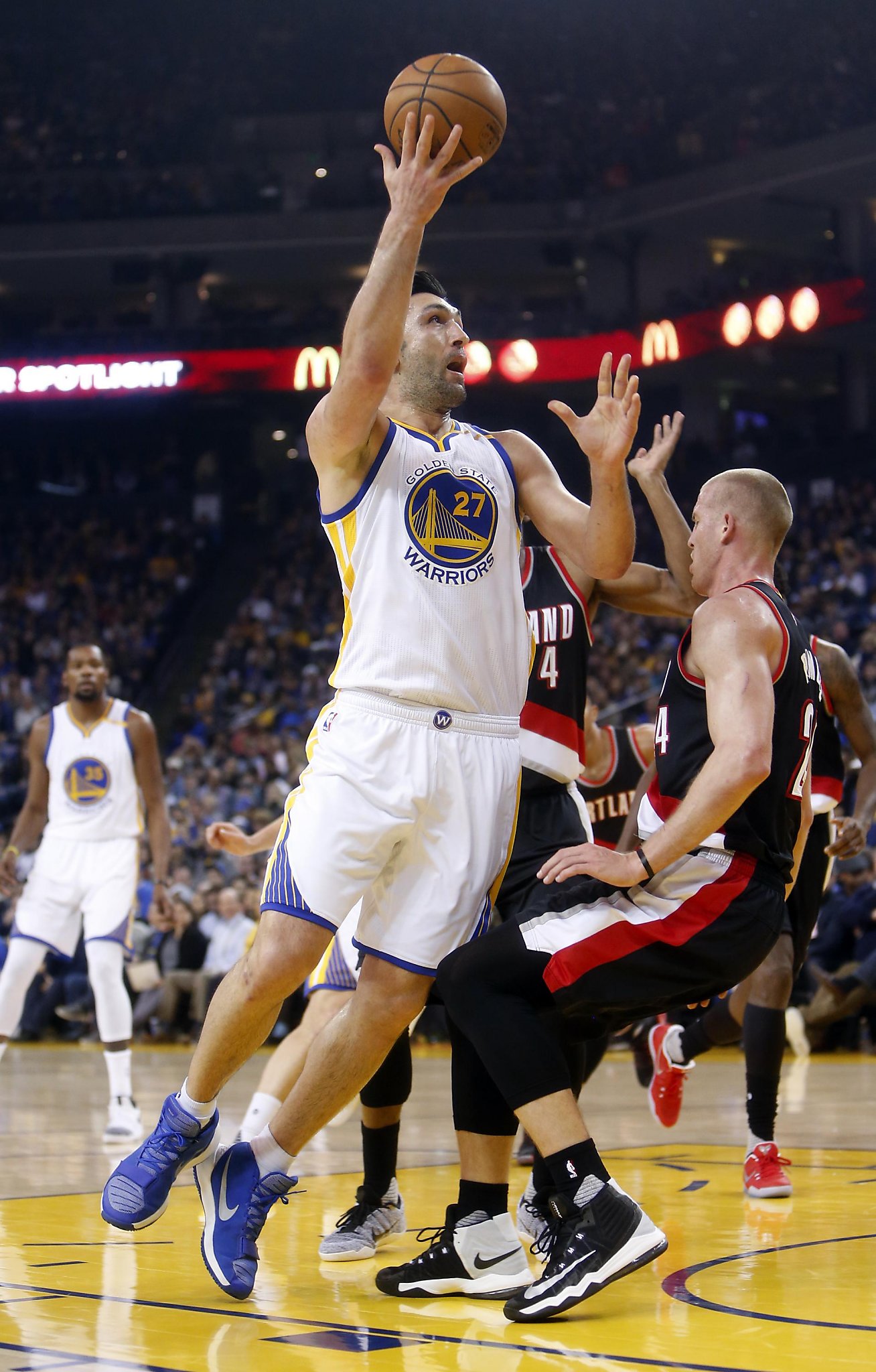 Warriors fans divided on the dirtiness of the Zaza Pachulia play