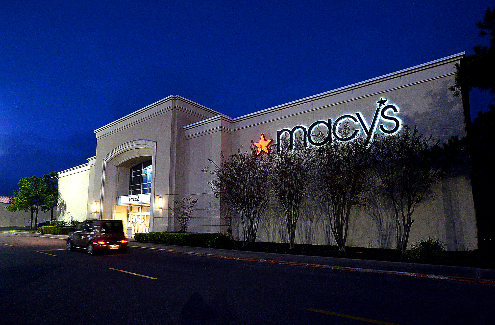 Macy s to close Parkdale Mall store