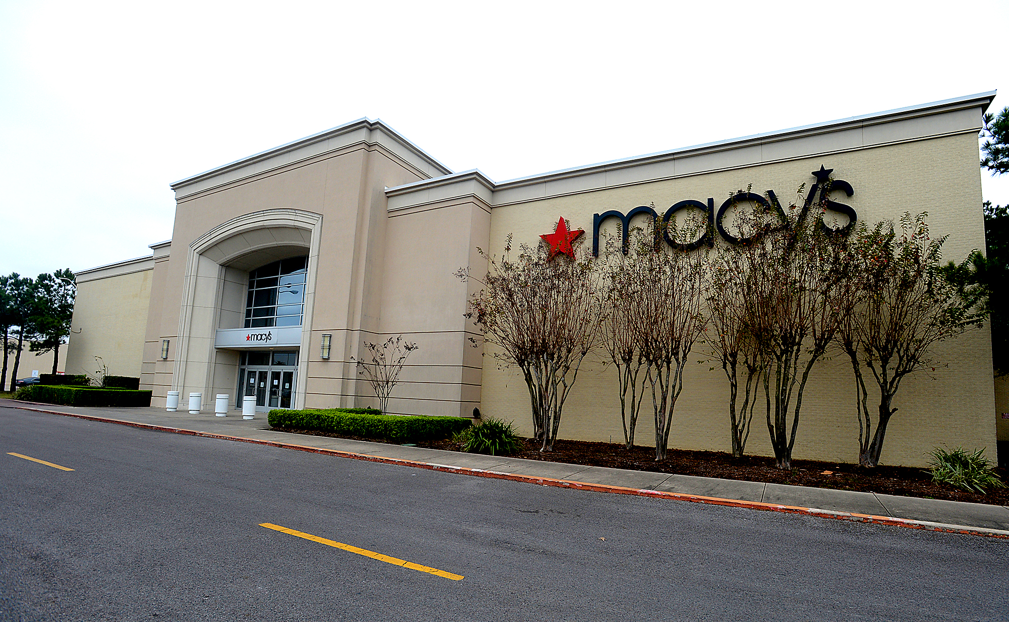 Macy s to close Parkdale Mall store