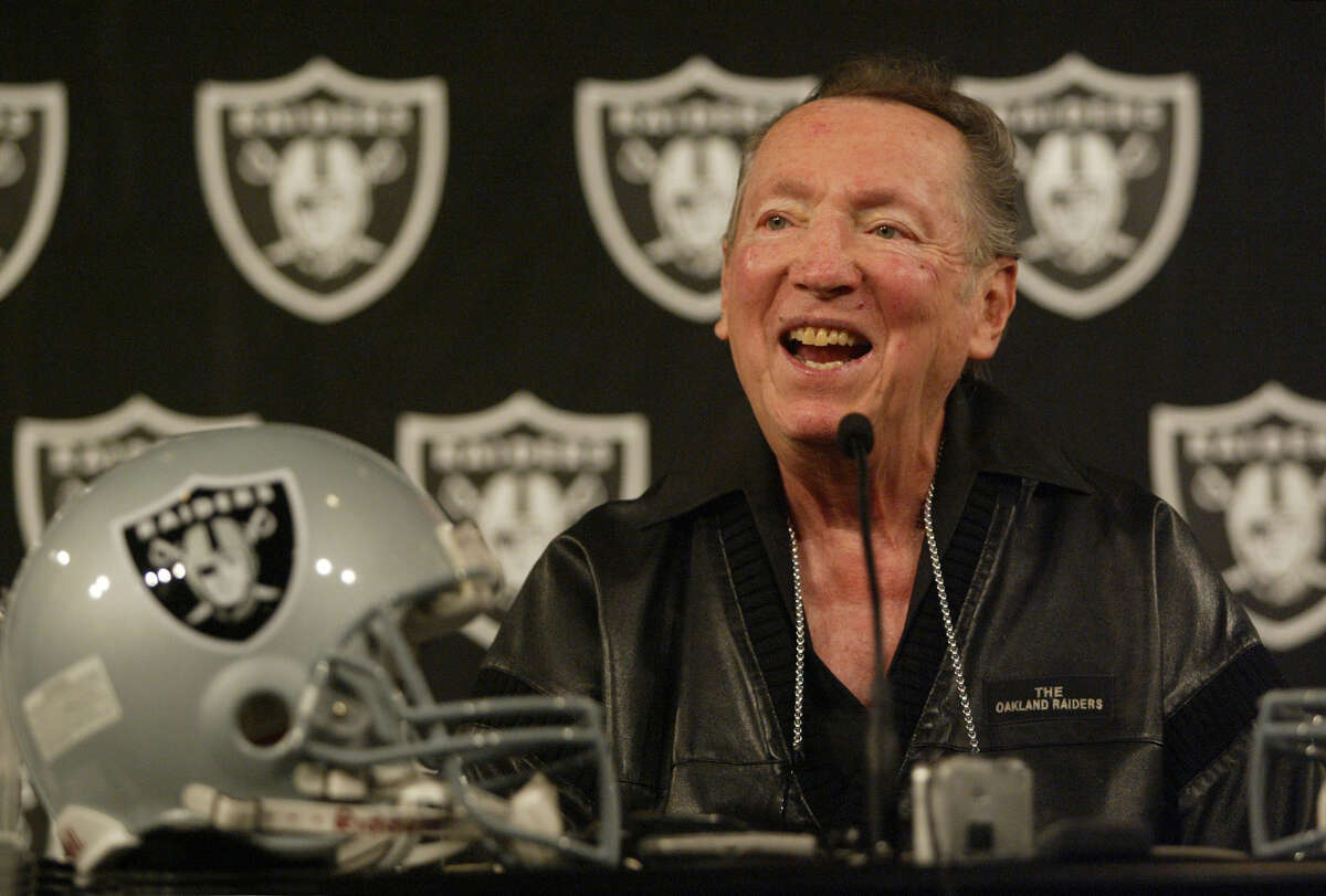 Oakland Raiders owner Al Davis gives his "State of the Oakland Raiders Speech," Wednesday, Jan. 21, 2004, in Alameda, Calif. Davis spoke on everything from former coaches, future coaches and the state of football in general. (AP Photo/The Oakland Tribune, Nick Lammers)