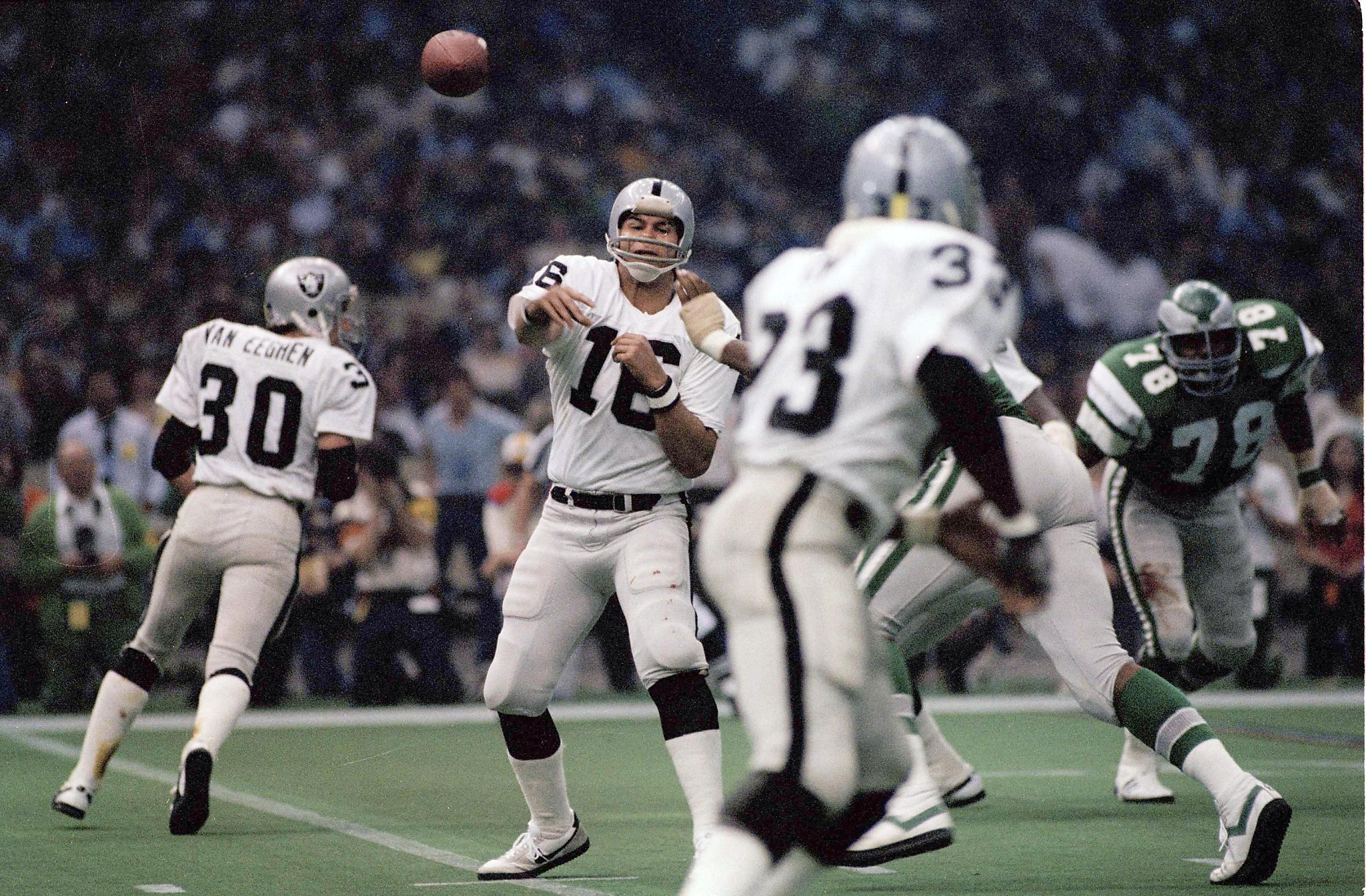 Legendary Raider Jim Plunkett on post-NFL life: 'My life sucks'