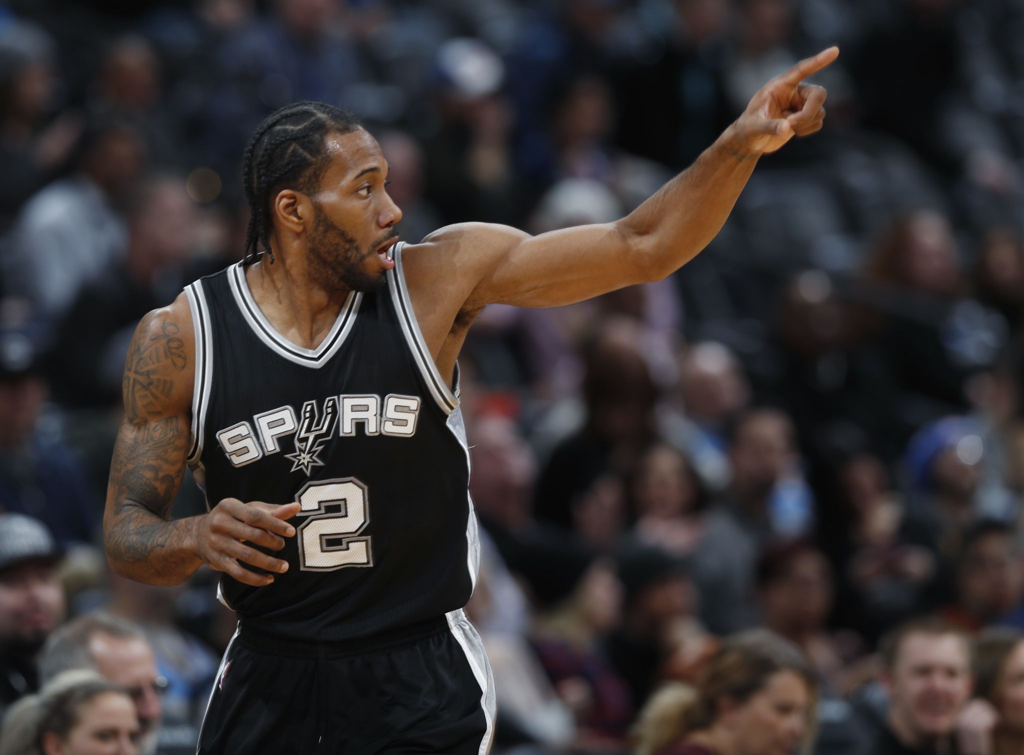 Kawhi Leonard, Spurs Dazzle In Rout Of Lakers