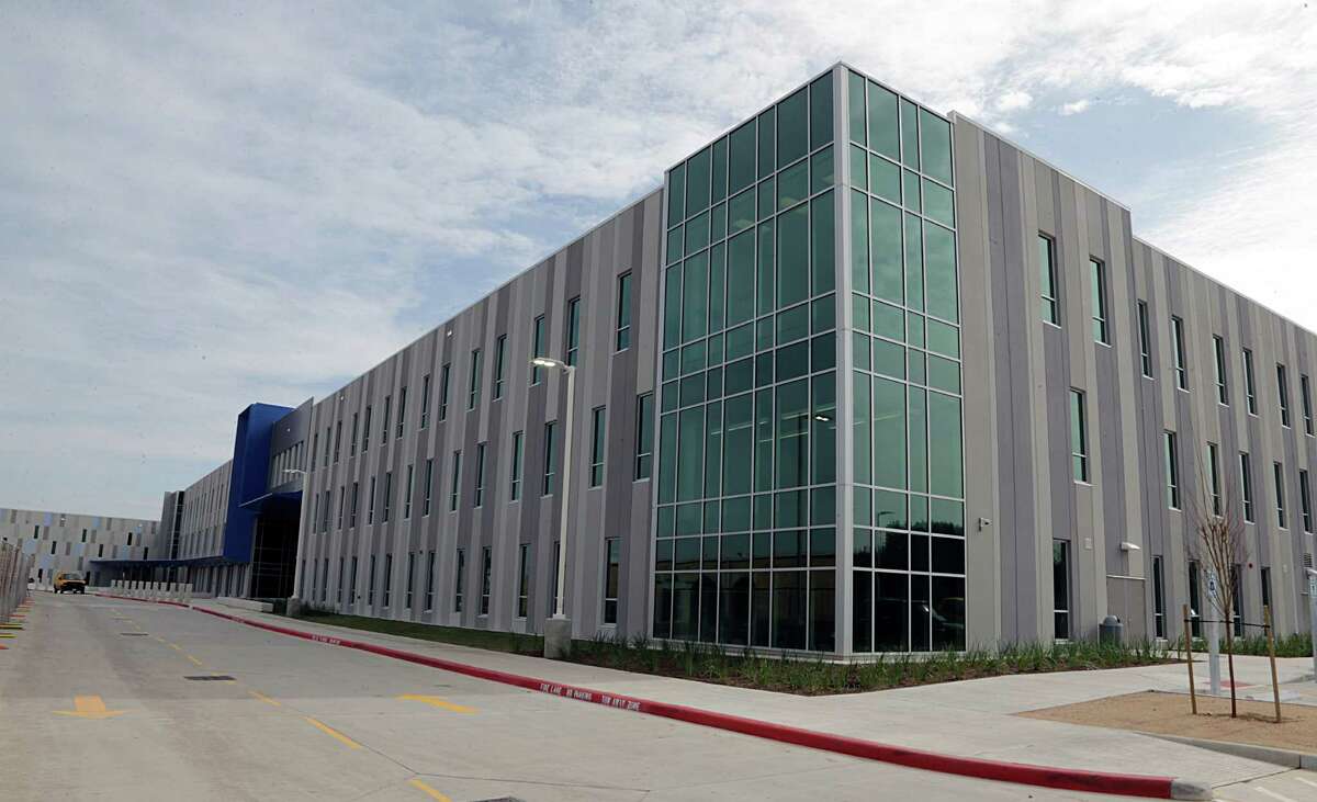 New aviation high school complex in Houston has own hangar