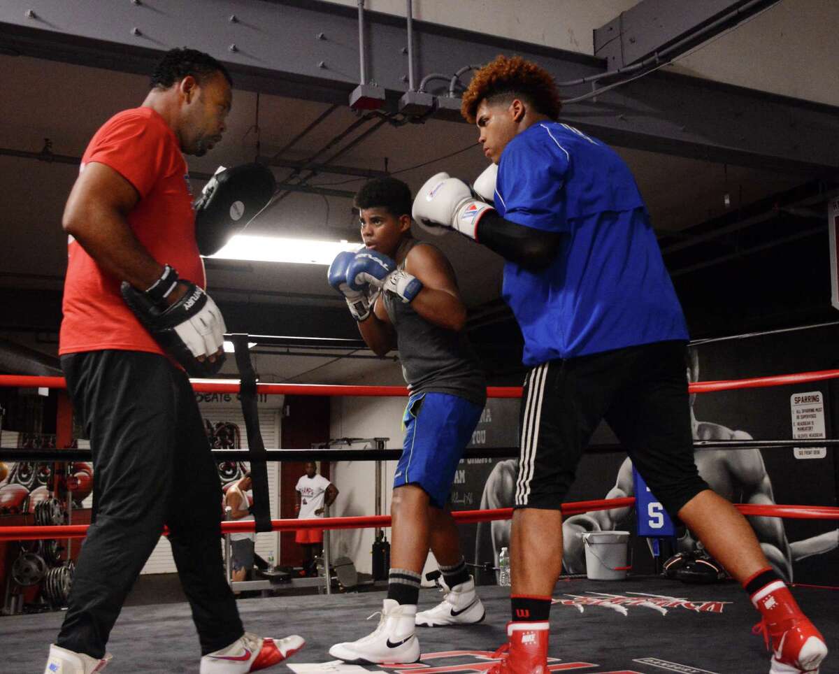 Danbury teen boxer Feliz advances to Silver Gloves Nationals Danbury teen boxer Feliz advances to Silver Gloves Nationals