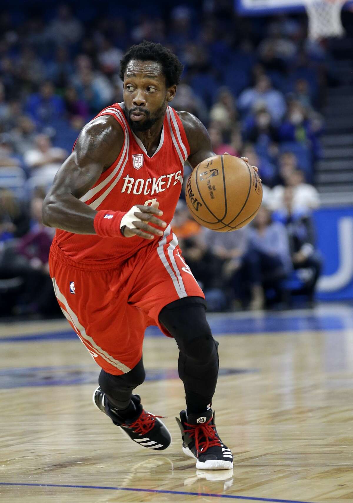 Severe pain isn't slowing Rockets' Pat Beverley