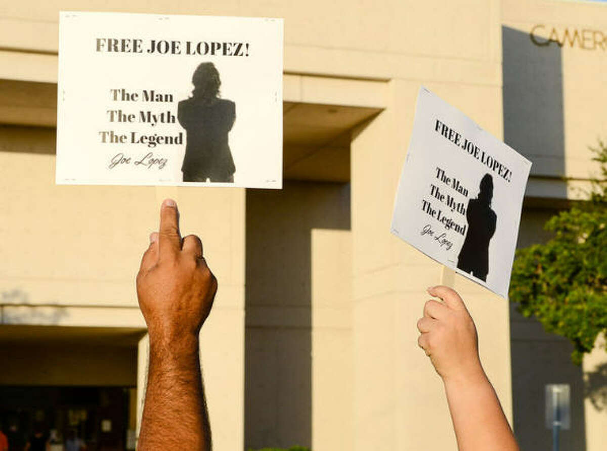 Contentious case The criminal case against Grupo Mazz singer Jose "Joe" Lopez drew protest from fans when he was imprisoned a decade ago. The Parole Board in Texas opted on Jan. 6, 2017, to free Lopez after more than a decade after he completes a sex offender course in prison.