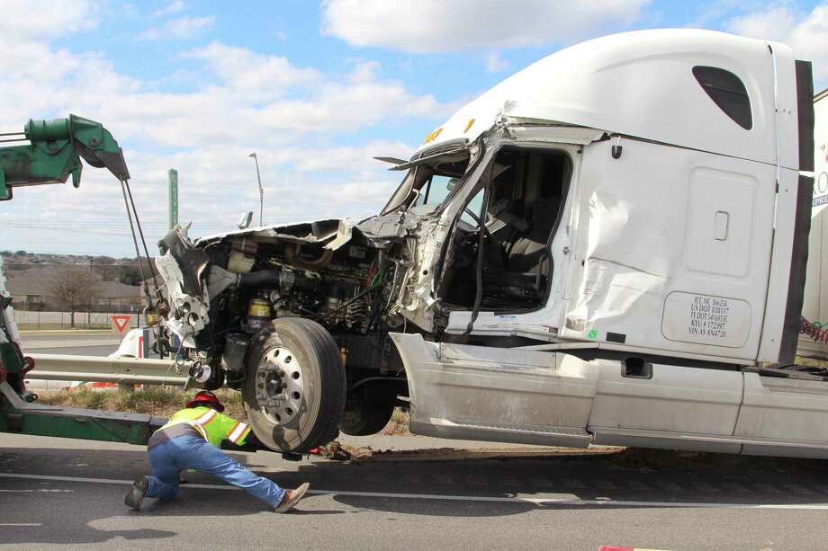 Accident Involving Two 18 Wheelers Closes Loop 410 On Southeast Side