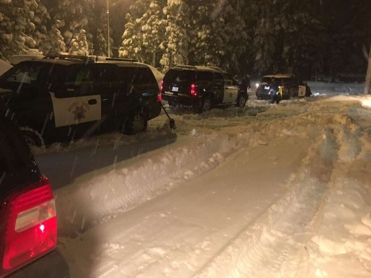 I80 remains closed as blizzard dumps 10 feet of snow on Sierra