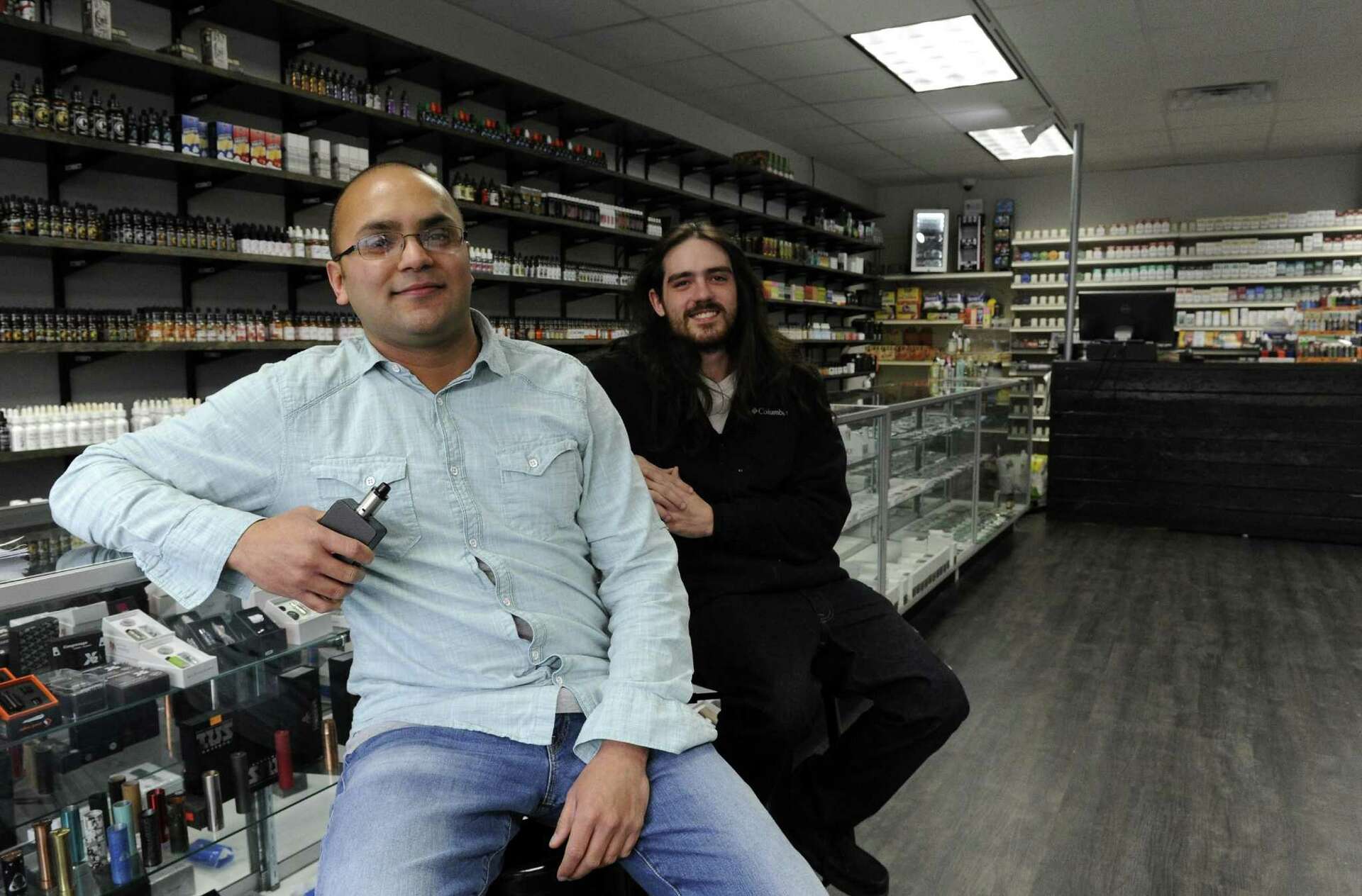 Norwalk family's smoke shop chain expands to Stamford