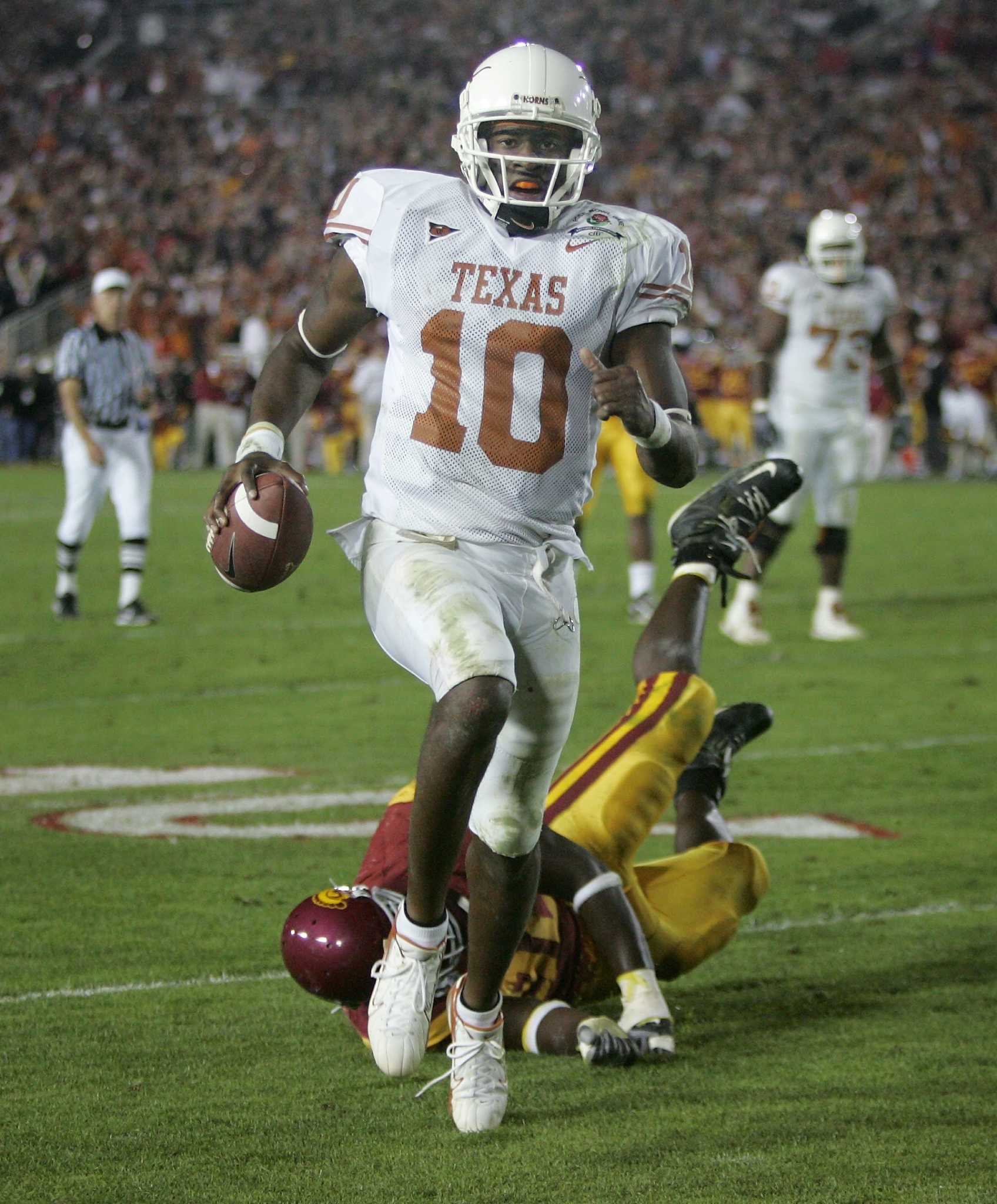 Former NFL QB Vince Young returns to field with Saskatchewan