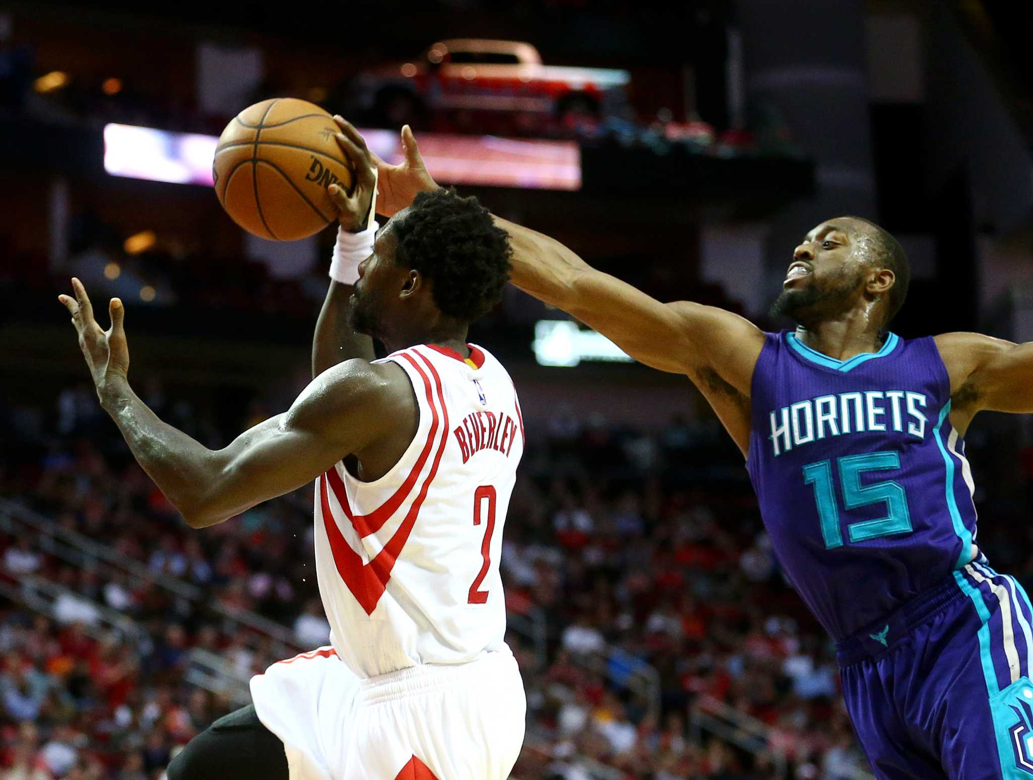 Rockets hold on after blowing big lead against Hornets