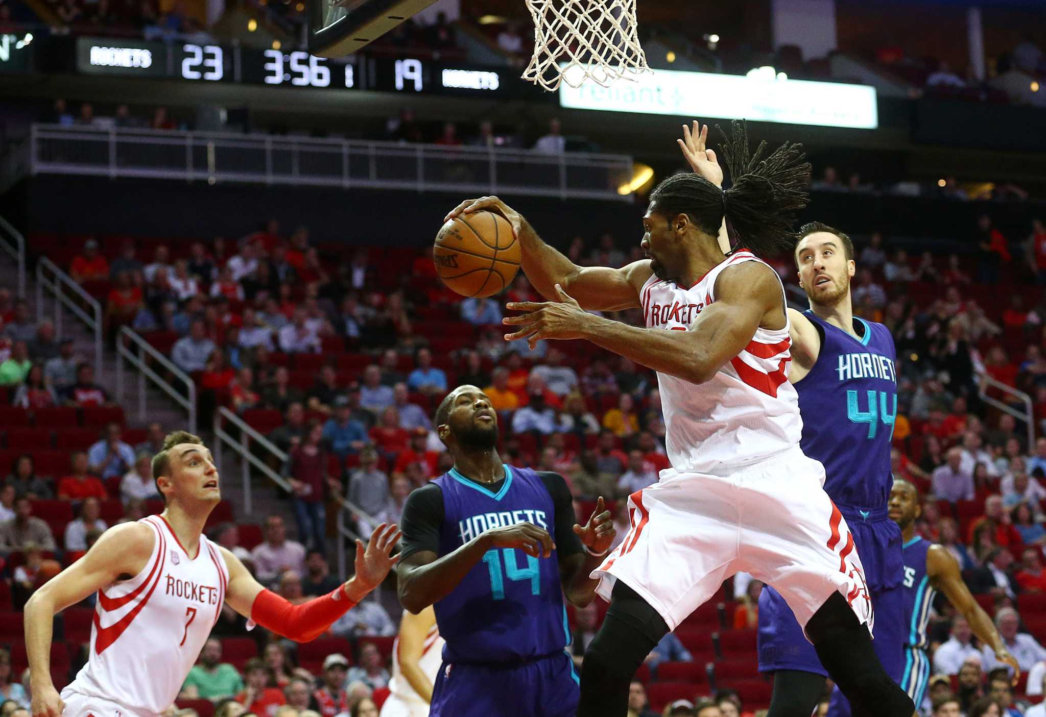 Rockets hold on after blowing big lead against Hornets