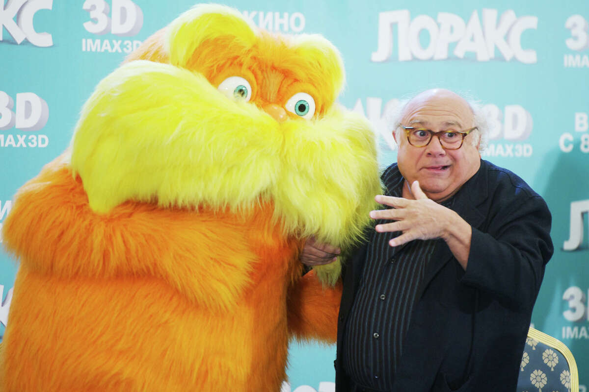 Лоракс кто озвучивал на русском. Лоракс дэнни девито. Дэнни де вито озвучивает лоракса. Дэнни де вито лоракс. Дэнни де вито лоракс на русском.