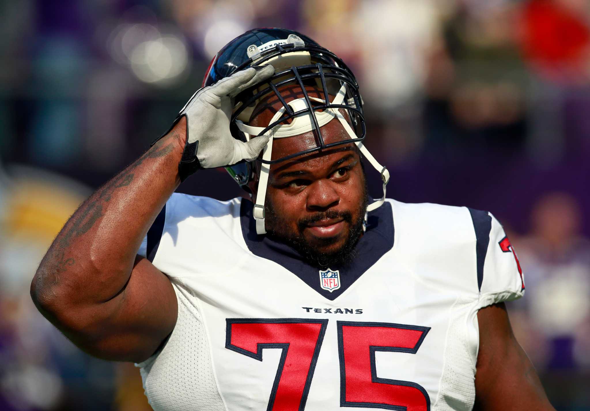 NFL: Former Patriot Wilfork looks to lead Texans on Saturday